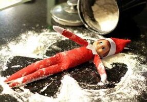 elf-on-the-shelf-snow-play